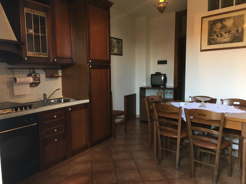 Appartamenti E Camere Il Poggio Di D'Angeli Lidia Auditore Exterior foto