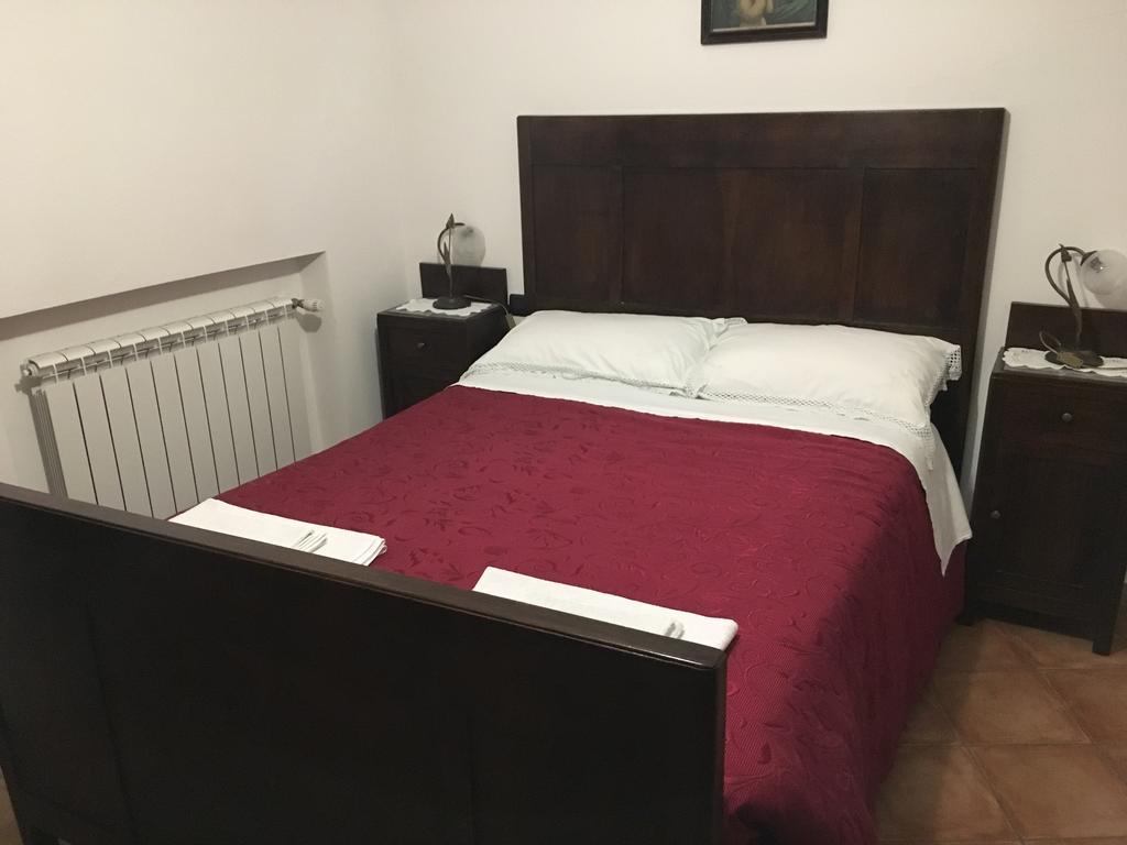 Appartamenti E Camere Il Poggio Di D'Angeli Lidia Auditore Exterior foto