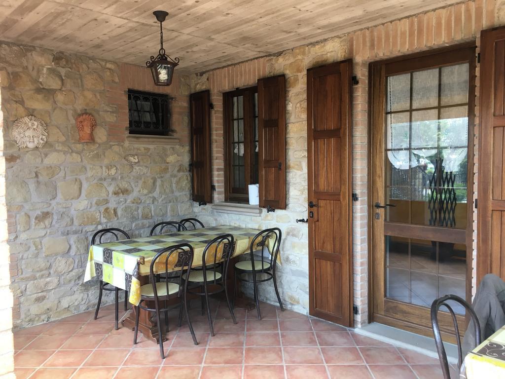 Appartamenti E Camere Il Poggio Di D'Angeli Lidia Auditore Exterior foto