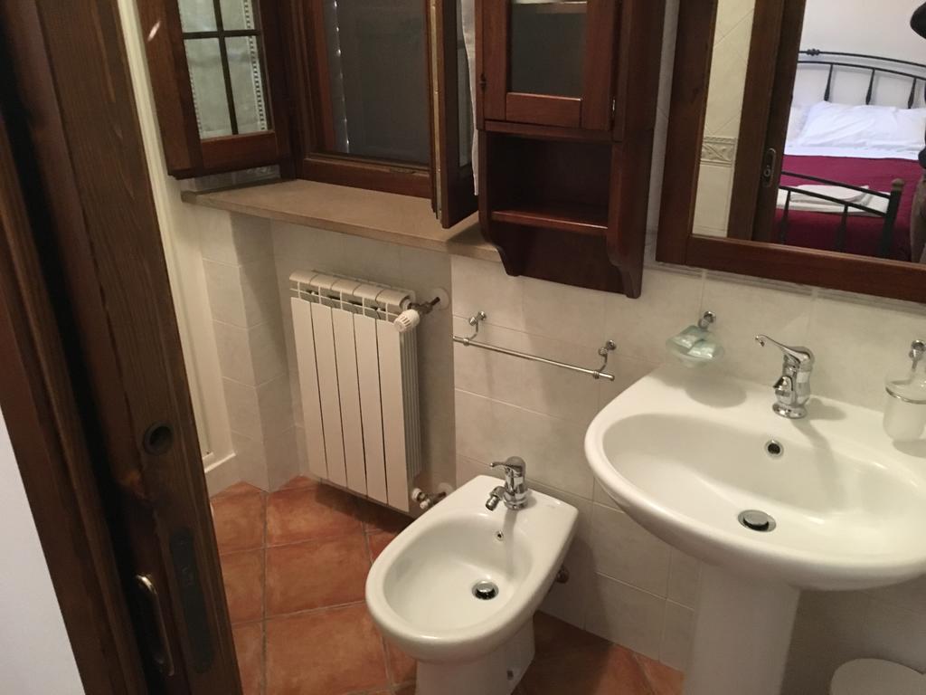 Appartamenti E Camere Il Poggio Di D'Angeli Lidia Auditore Exterior foto