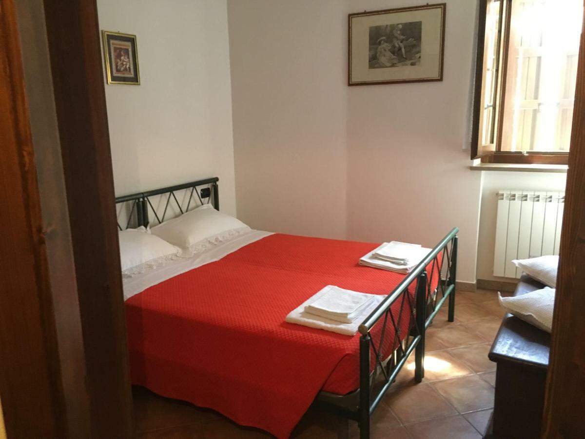 Appartamenti E Camere Il Poggio Di D'Angeli Lidia Auditore Exterior foto